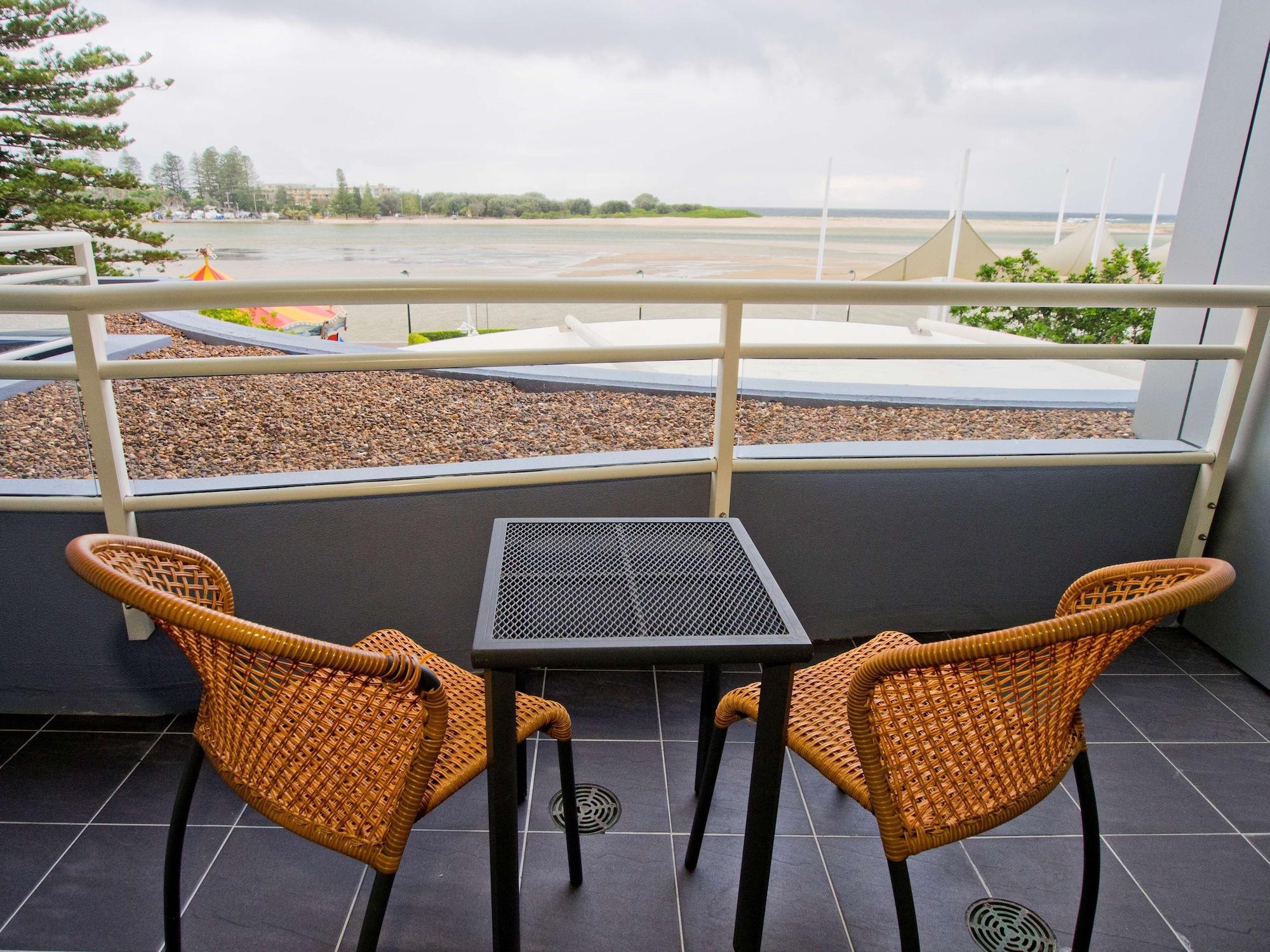 Oaks The Entrance Waterfront Suites Buitenkant foto